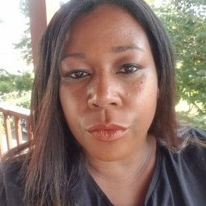 Meet your Posher, Yvette